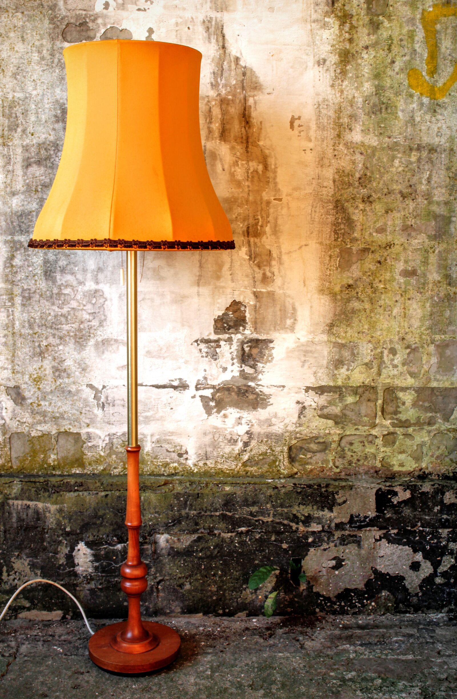 Canon EOS 600D (Rebel EOS T3i / EOS Kiss X5) sample photo. Lampshade, lamp, floor lamp photography