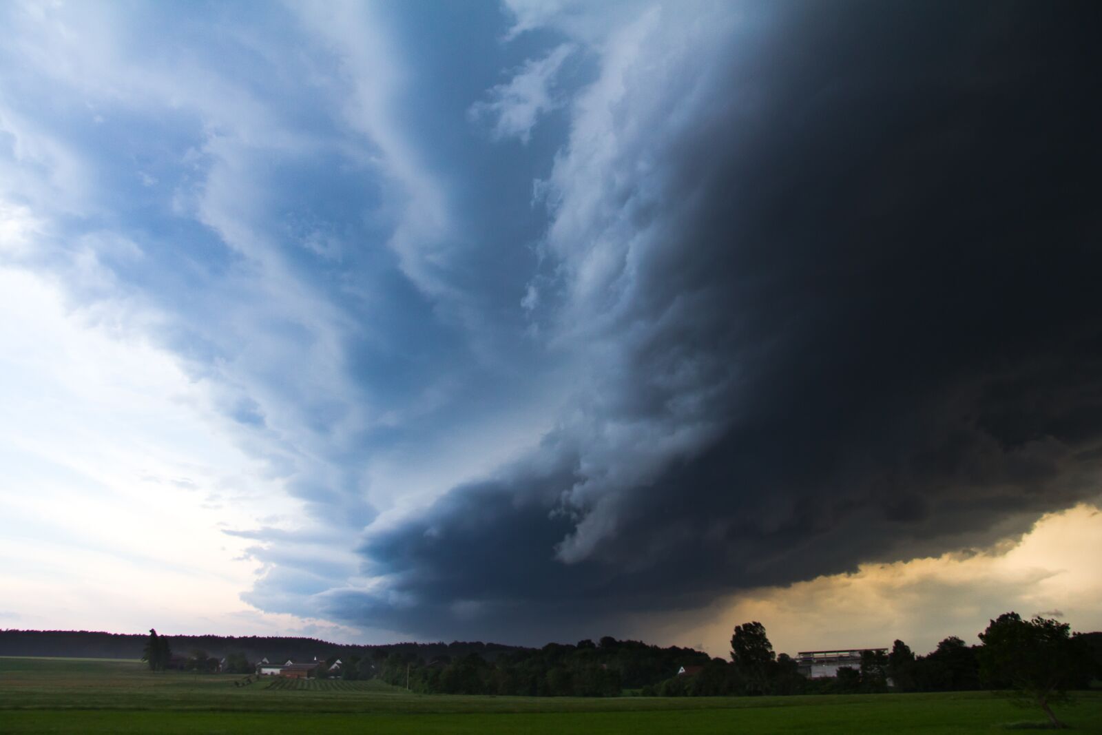 Canon EF-S 17-85mm F4-5.6 IS USM sample photo. Thunderstorm, storm, cumulonimbus photography