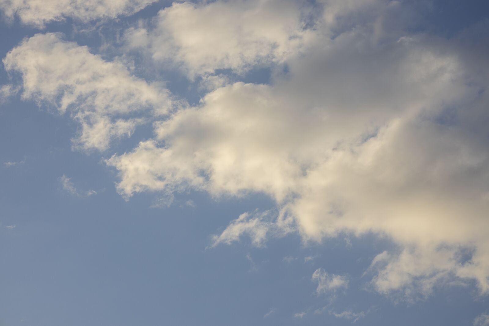Canon EOS R + Canon RF 85mm F1.2L USM sample photo. Cloud, sky, clouds photography