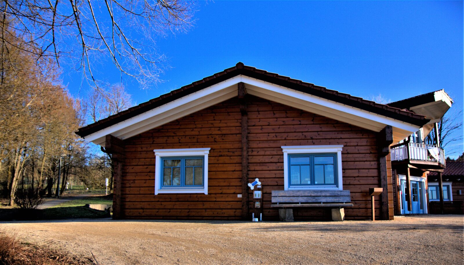 Canon EOS 760D (EOS Rebel T6s / EOS 8000D) sample photo. Woodhouse, window, building photography