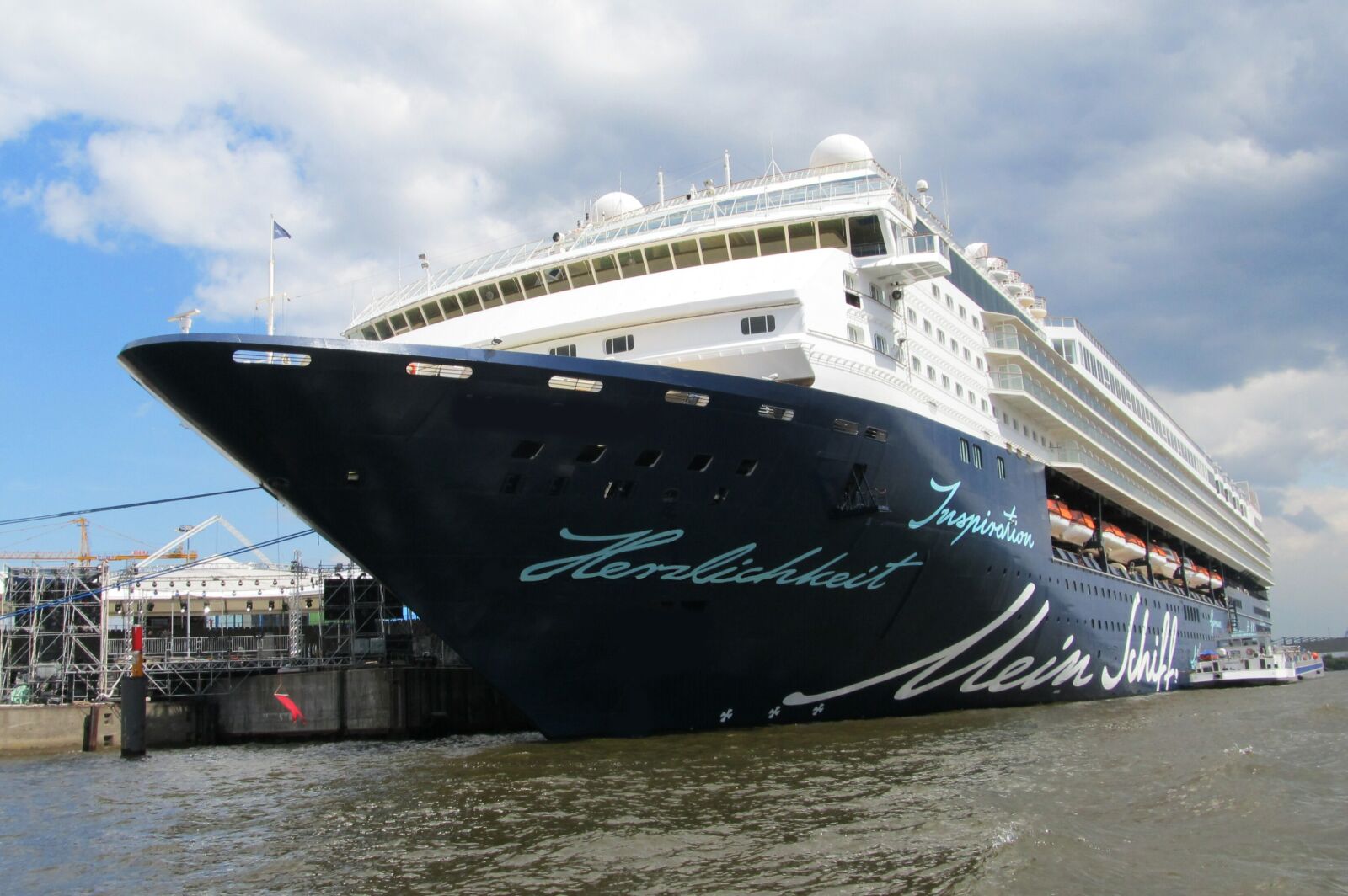 Canon PowerShot SX130 IS sample photo. Ship, cruiser, cruise photography