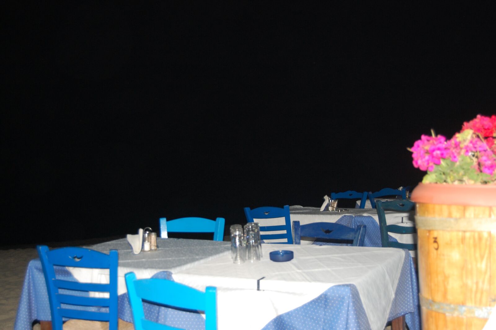 Nikon D40 sample photo. Restaurant, greece, summer photography