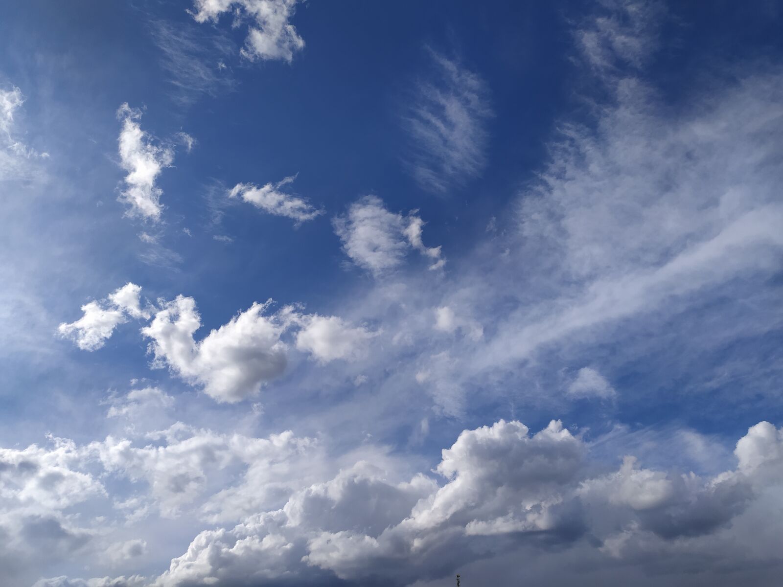 Xiaomi Redmi Note 8T sample photo. Sky, blue, clouds photography