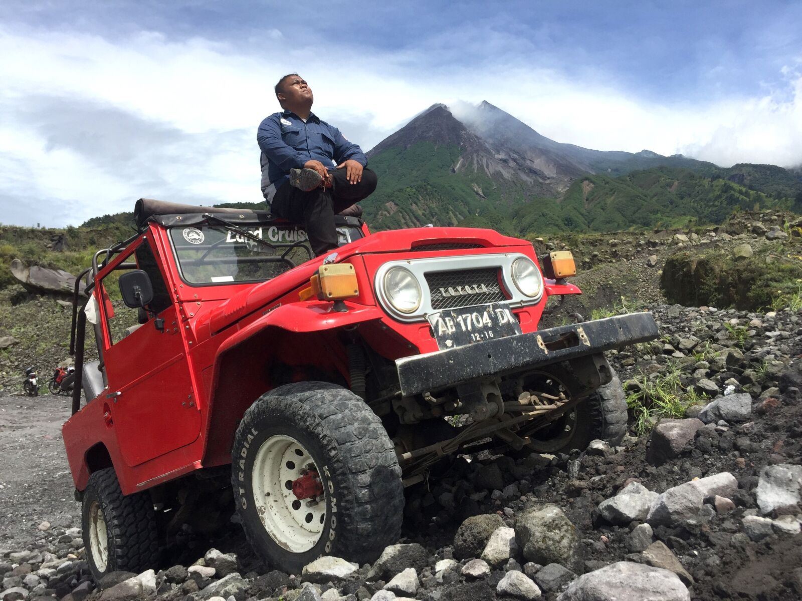Apple iPhone 6 sample photo. Jeep, looking, sky photography