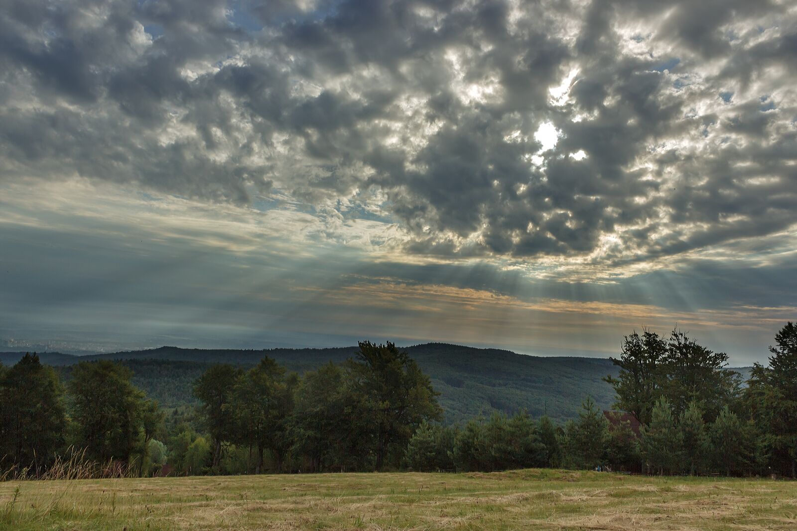 Canon EOS 600D (Rebel EOS T3i / EOS Kiss X5) sample photo. Sky, morning, clouds photography