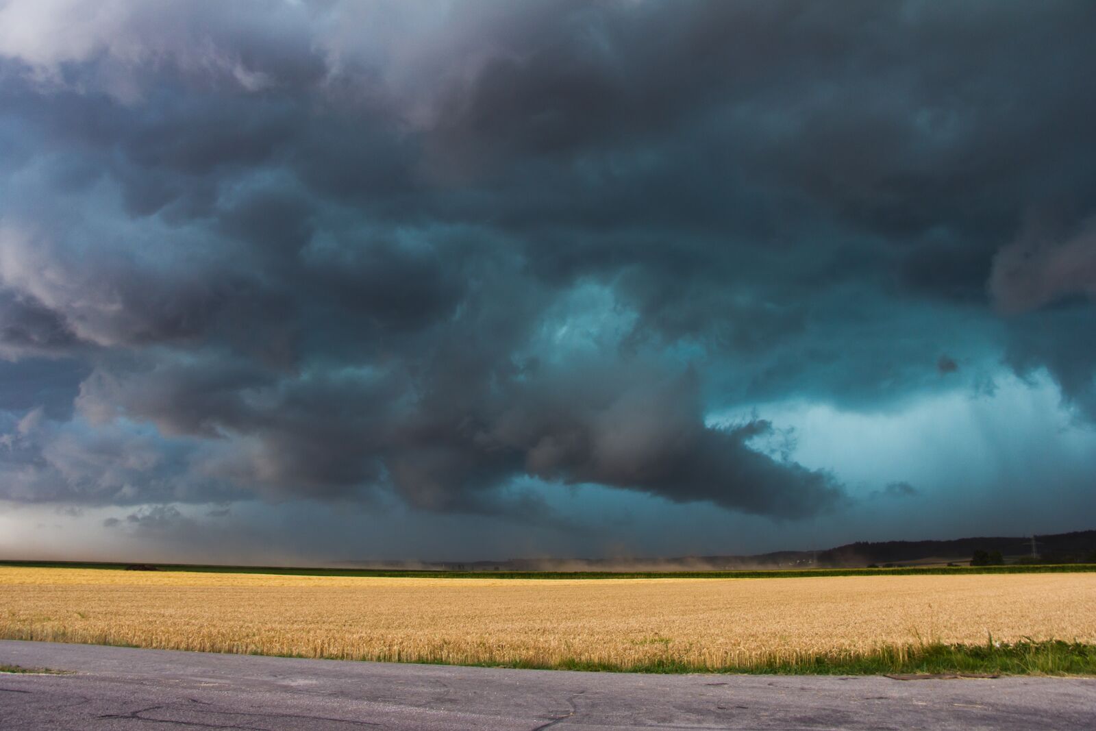 Canon EF-S 17-85mm F4-5.6 IS USM sample photo. Sky, squall line, storm photography