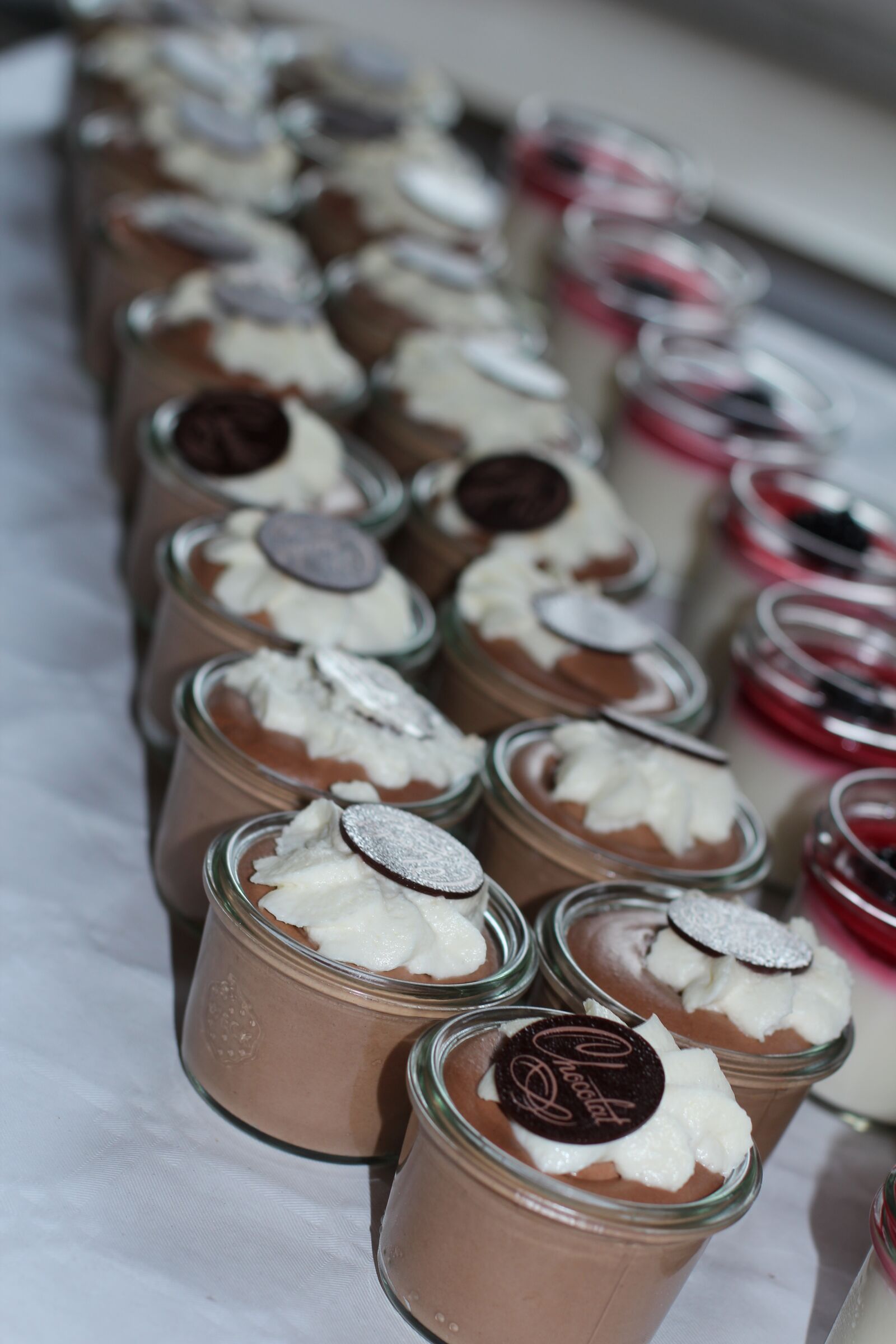 Canon EOS 600D (Rebel EOS T3i / EOS Kiss X5) + Canon EF 50mm F1.4 USM sample photo. Dessert, sweet food, sweet photography