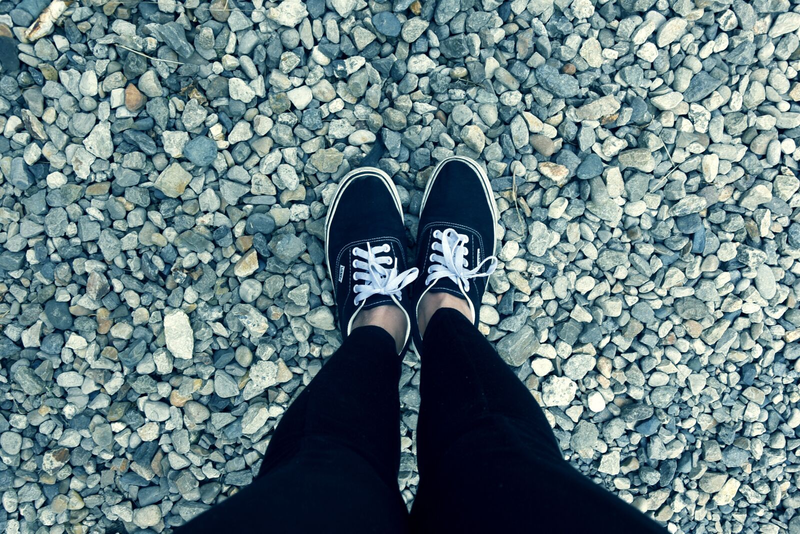 Nikon D750 sample photo. Feet, background, women photography