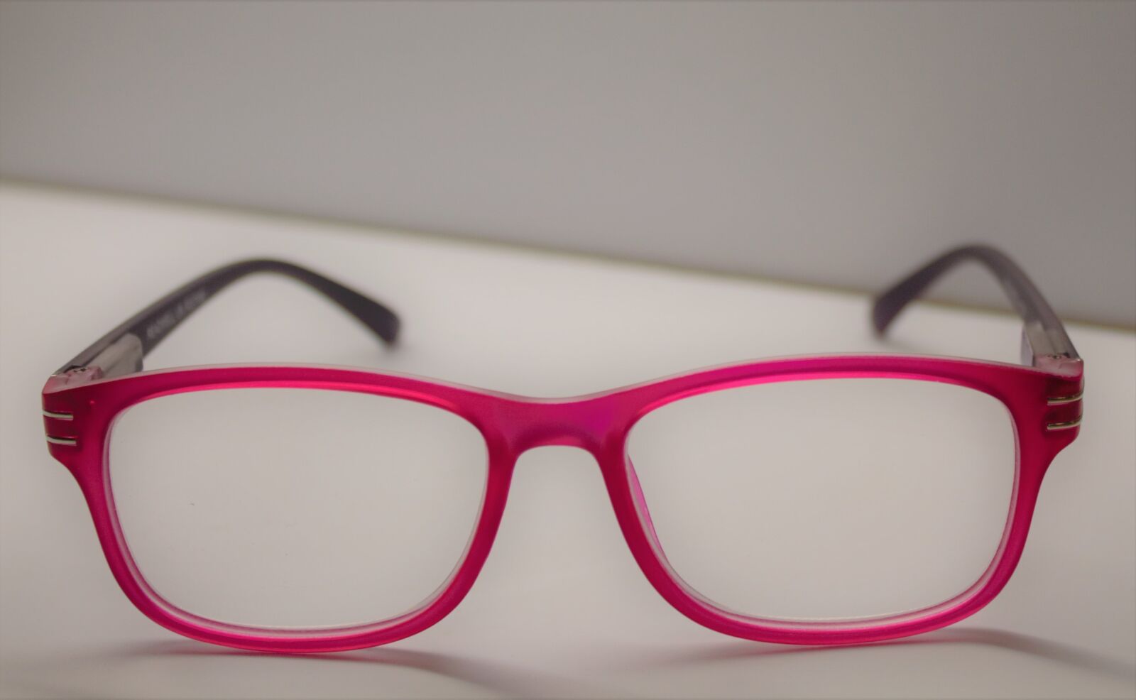 Canon EOS 1100D (EOS Rebel T3 / EOS Kiss X50) sample photo. Medial, beauty, eye glasses photography