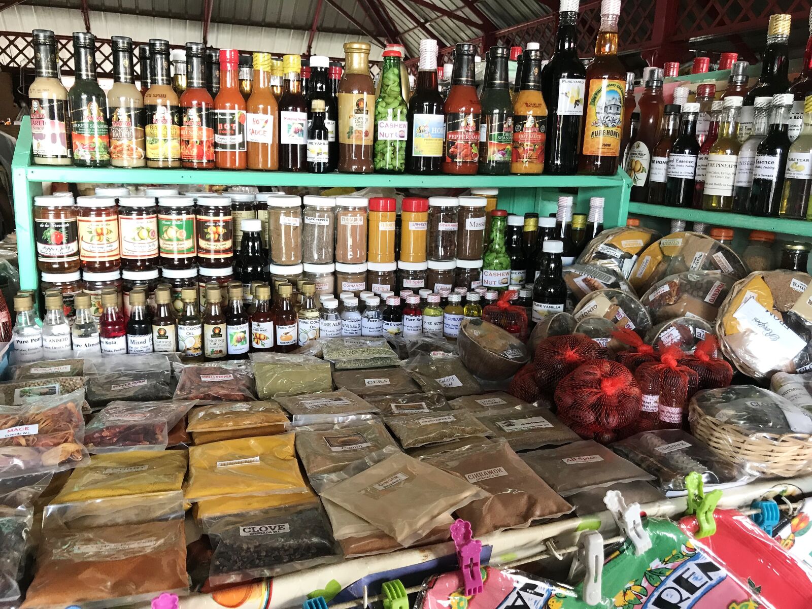 iPhone 7 back camera 3.99mm f/1.8 sample photo. Karibik, food, store photography