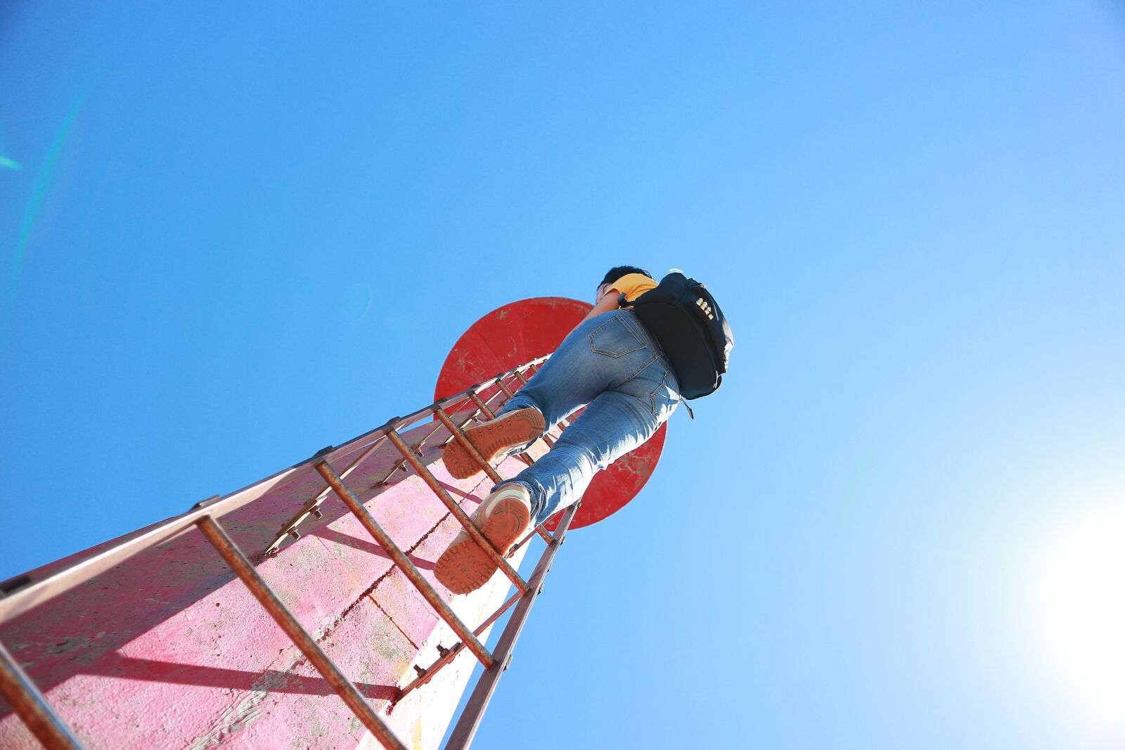 Canon EOS M sample photo. Low, angle, view, of photography