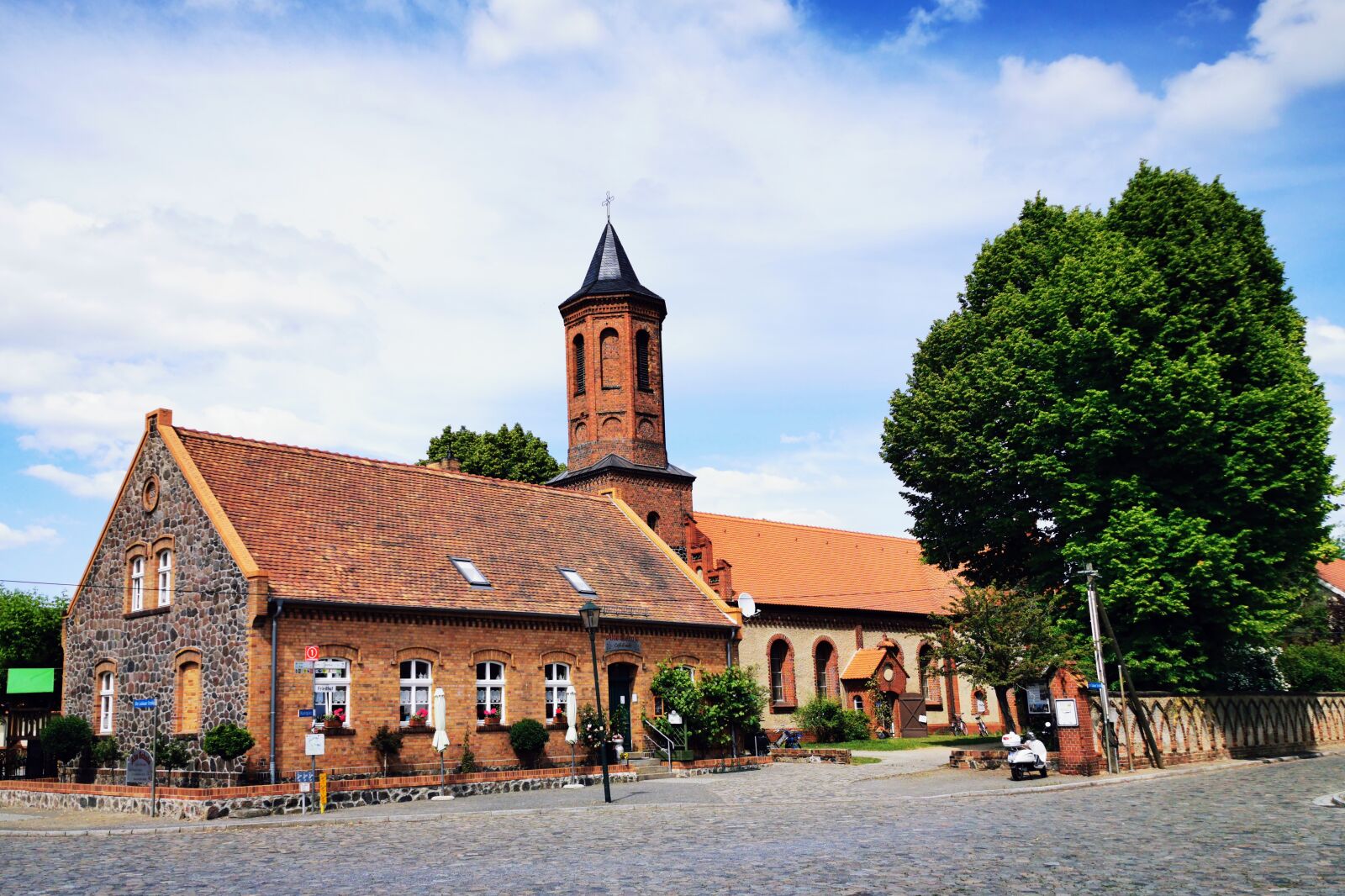 HUAWEI P30 Pro sample photo. Old school, village church photography