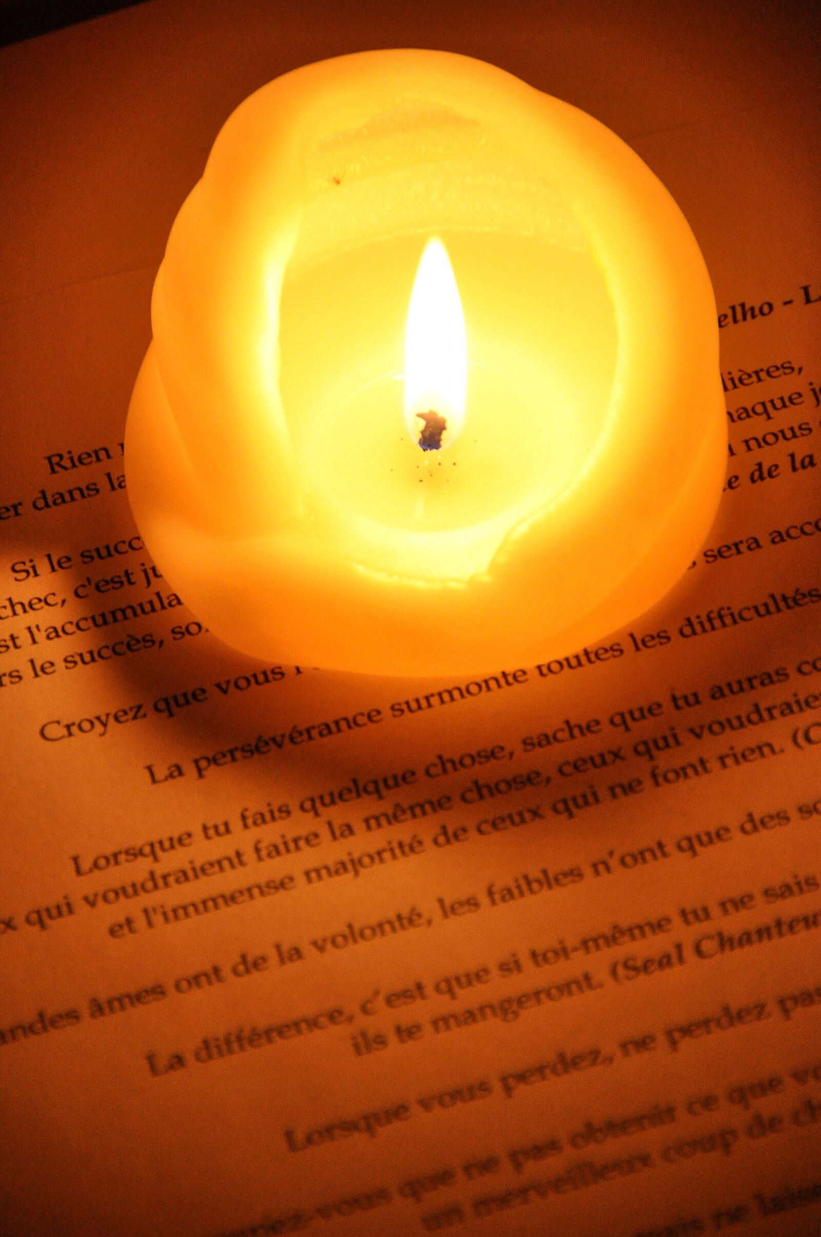 Nikon D90 sample photo. Candle, glow, flame photography