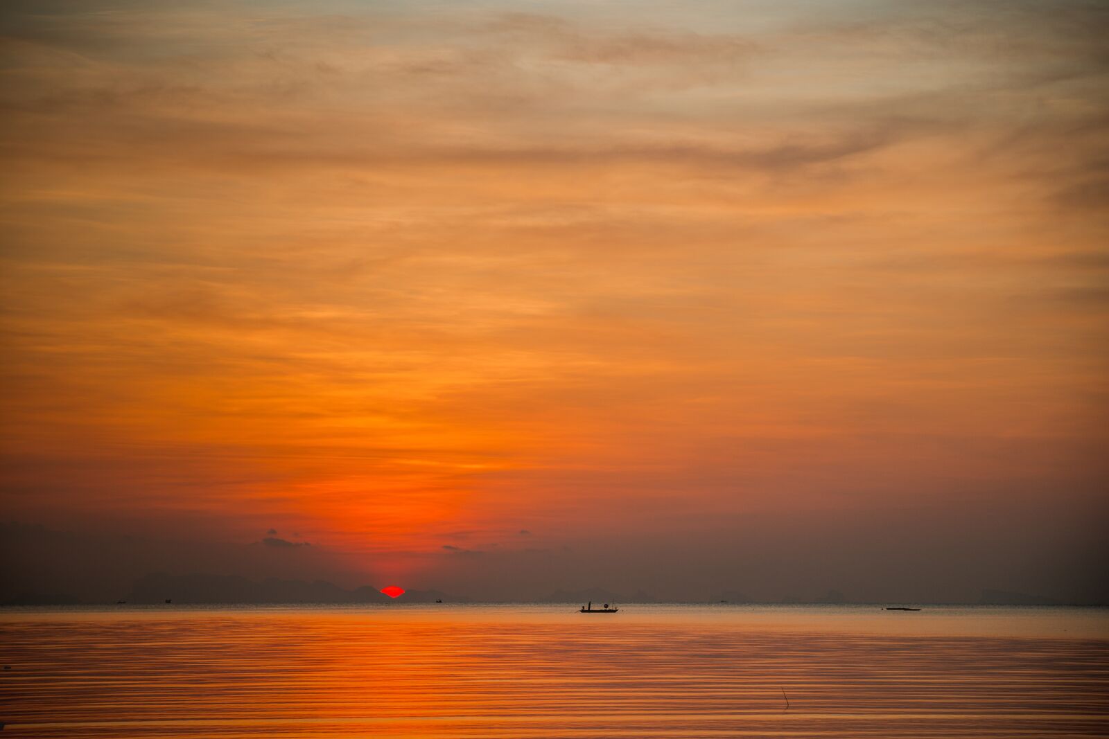 Canon EF 24-105mm F4L IS II USM sample photo. Sunset, mood, lighting photography