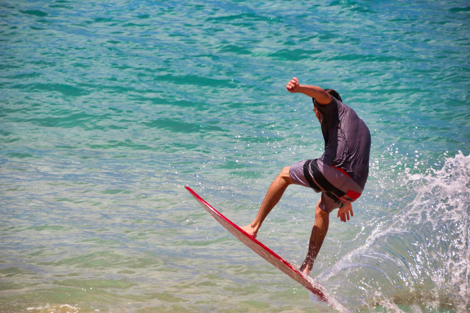 Canon EOS 1200D (EOS Rebel T5 / EOS Kiss X70 / EOS Hi) sample photo. Surfer, surf, waters photography