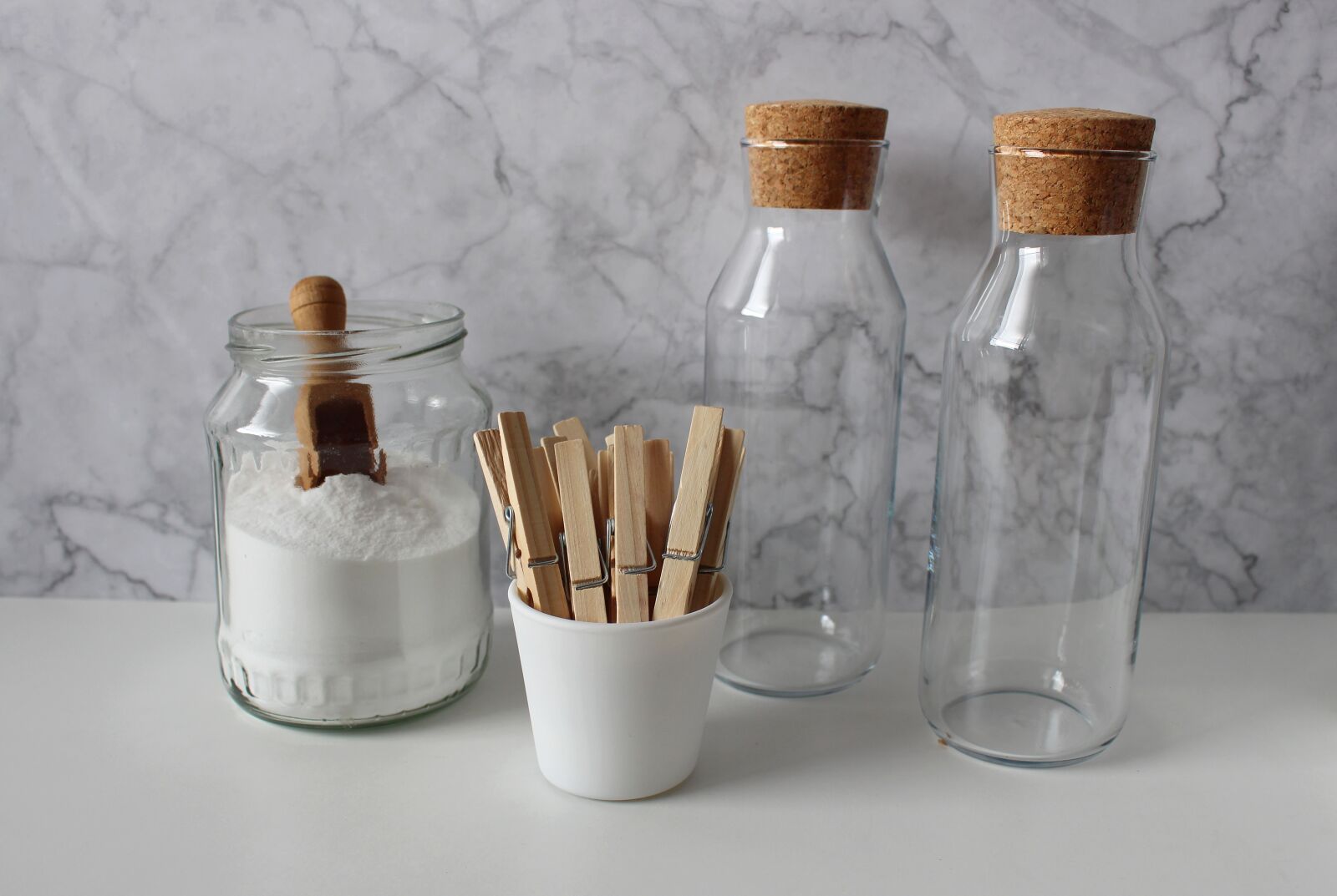Canon EOS 700D (EOS Rebel T5i / EOS Kiss X7i) sample photo. Soda, clothes peg, glass photography
