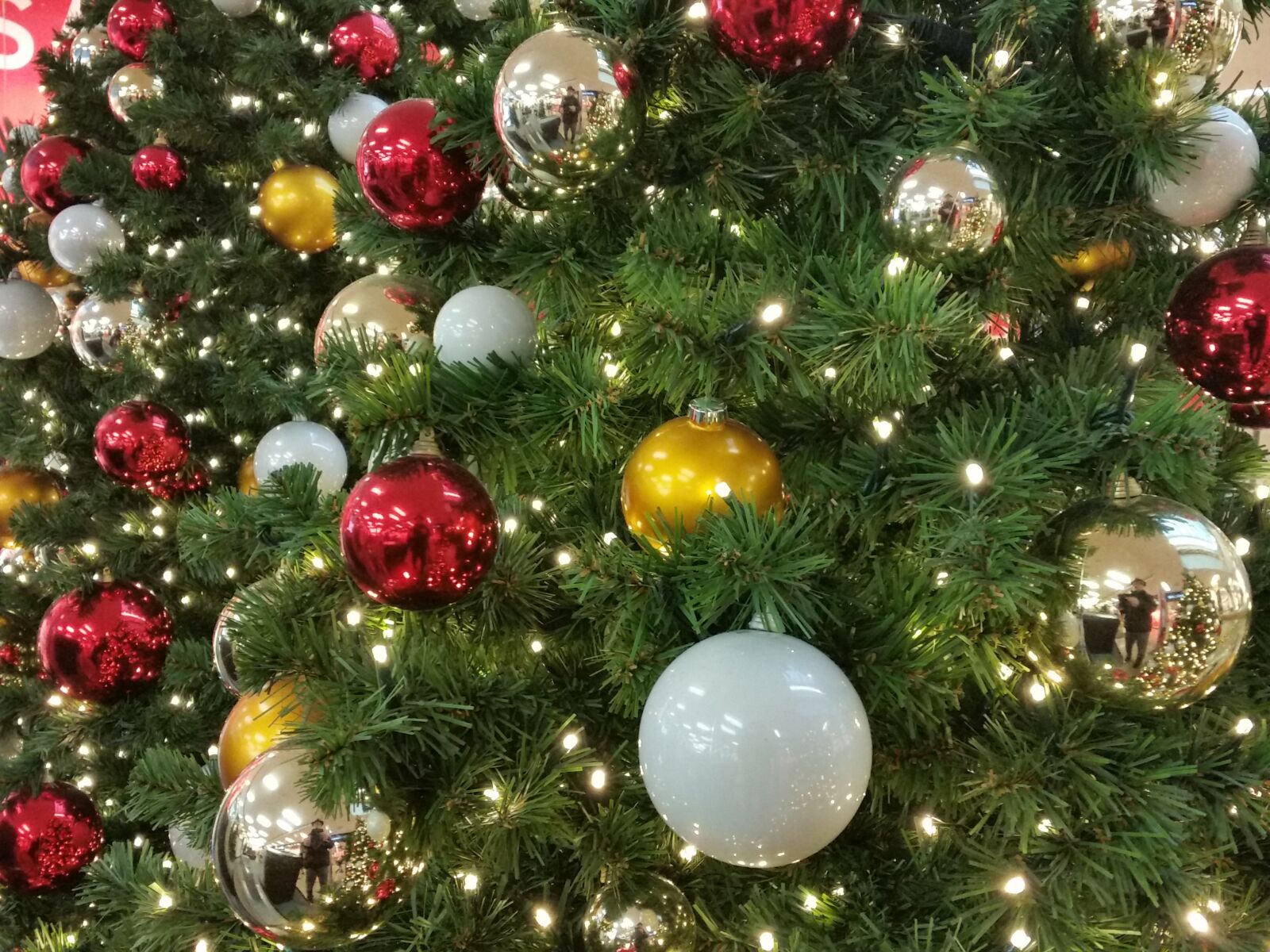 Samsung Galaxy S5 sample photo. Christmas, jewellery, christmas tree photography