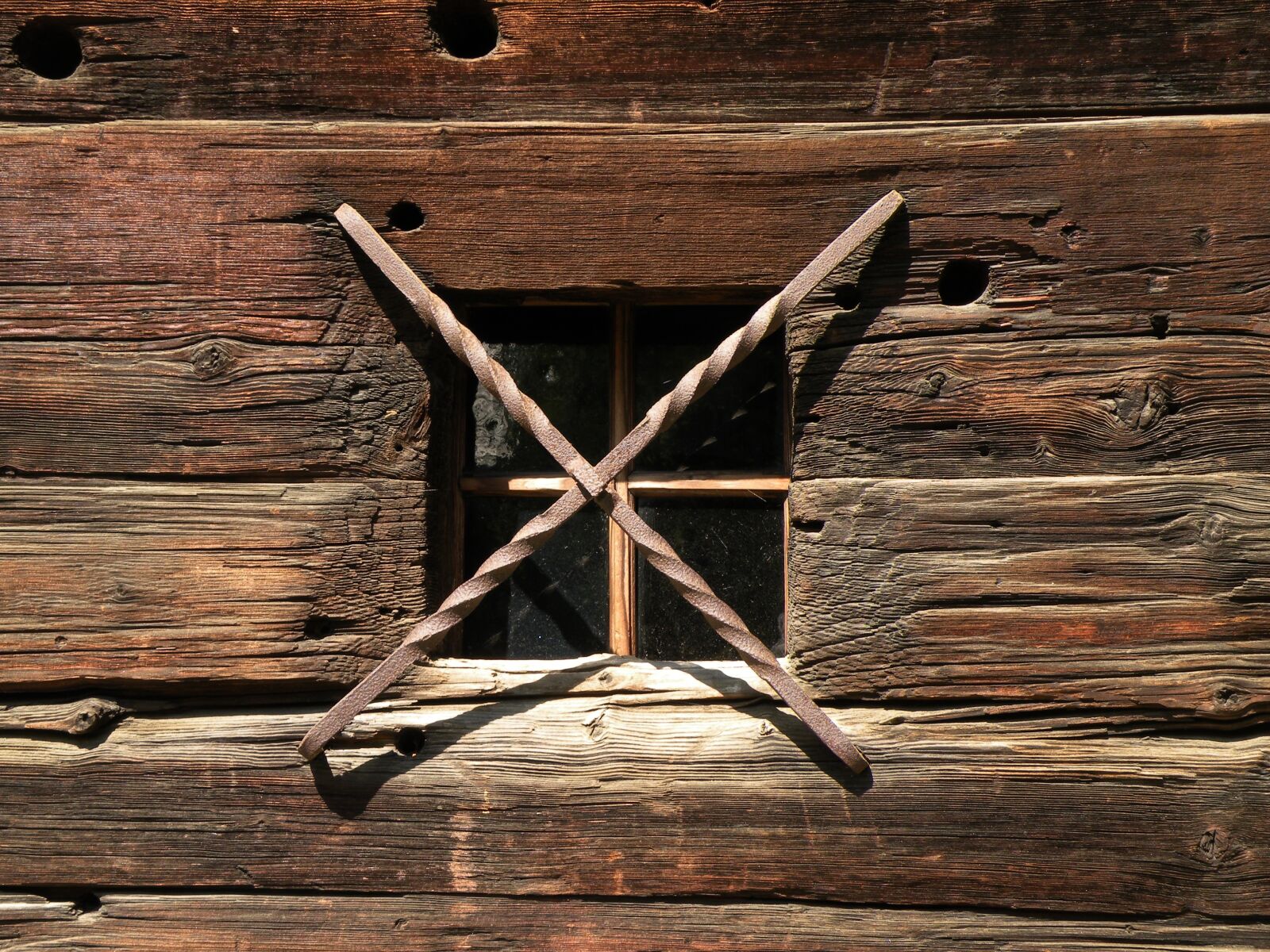Nikon Coolpix P80 sample photo. Blockhouse, window, staples photography
