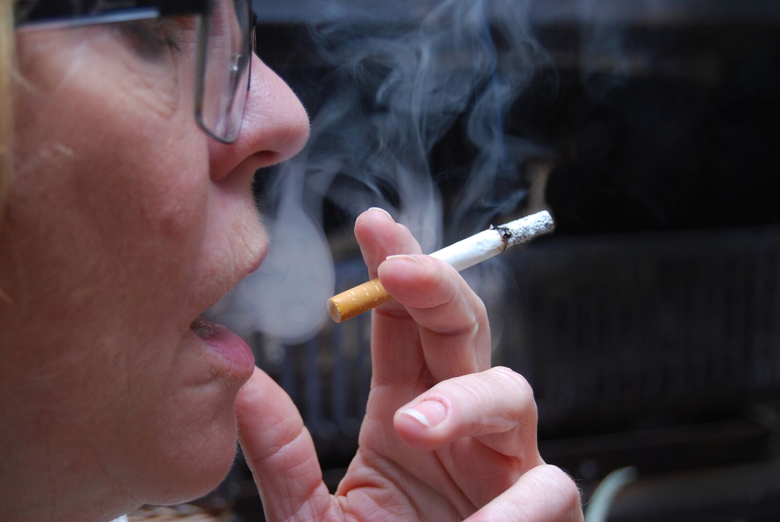 Nikon D60 sample photo. Smoking, smoke, cigarette photography