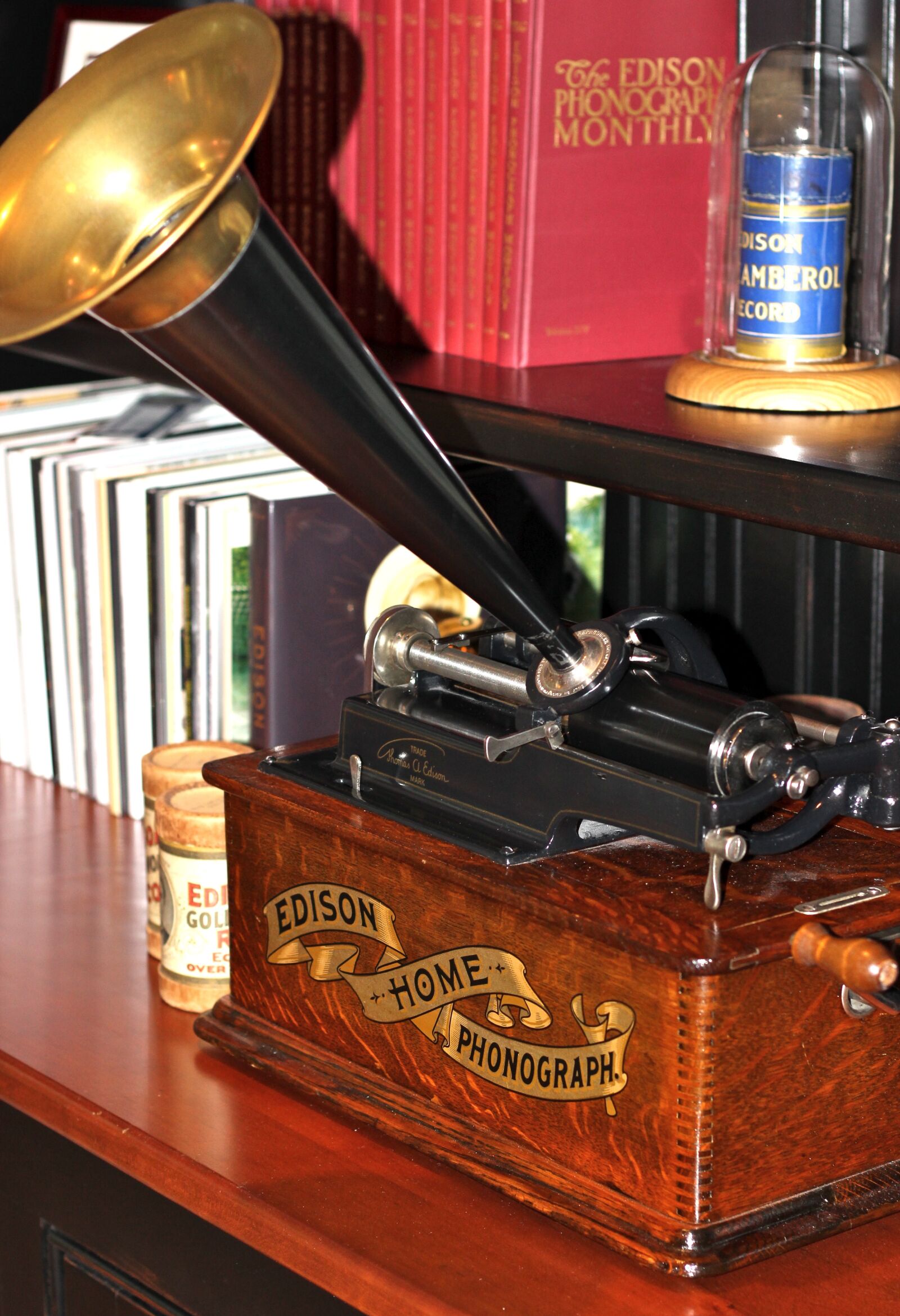 Canon EOS 600D (Rebel EOS T3i / EOS Kiss X5) sample photo. Phonograph, cylinder, americana photography