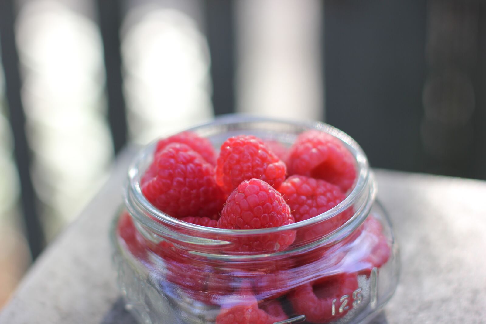 Canon EOS 550D (EOS Rebel T2i / EOS Kiss X4) sample photo. Raspberries, glass jar, food photography
