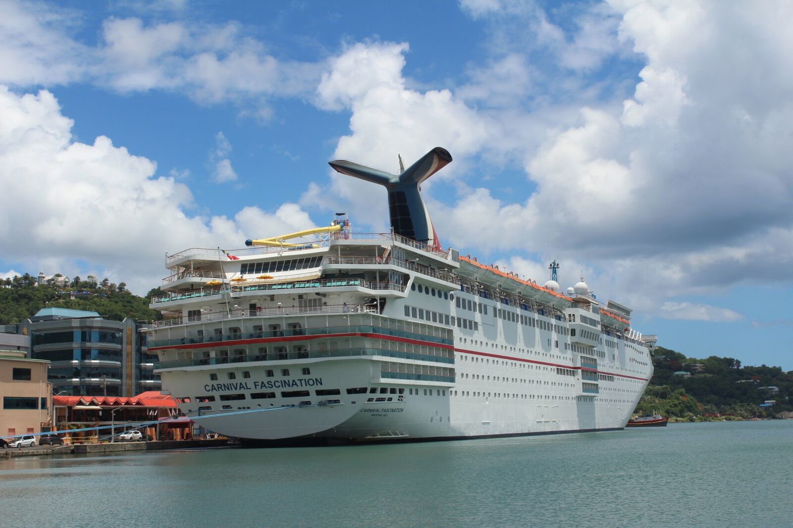Canon EOS 1200D (EOS Rebel T5 / EOS Kiss X70 / EOS Hi) sample photo. Cruise, boat, vacation photography