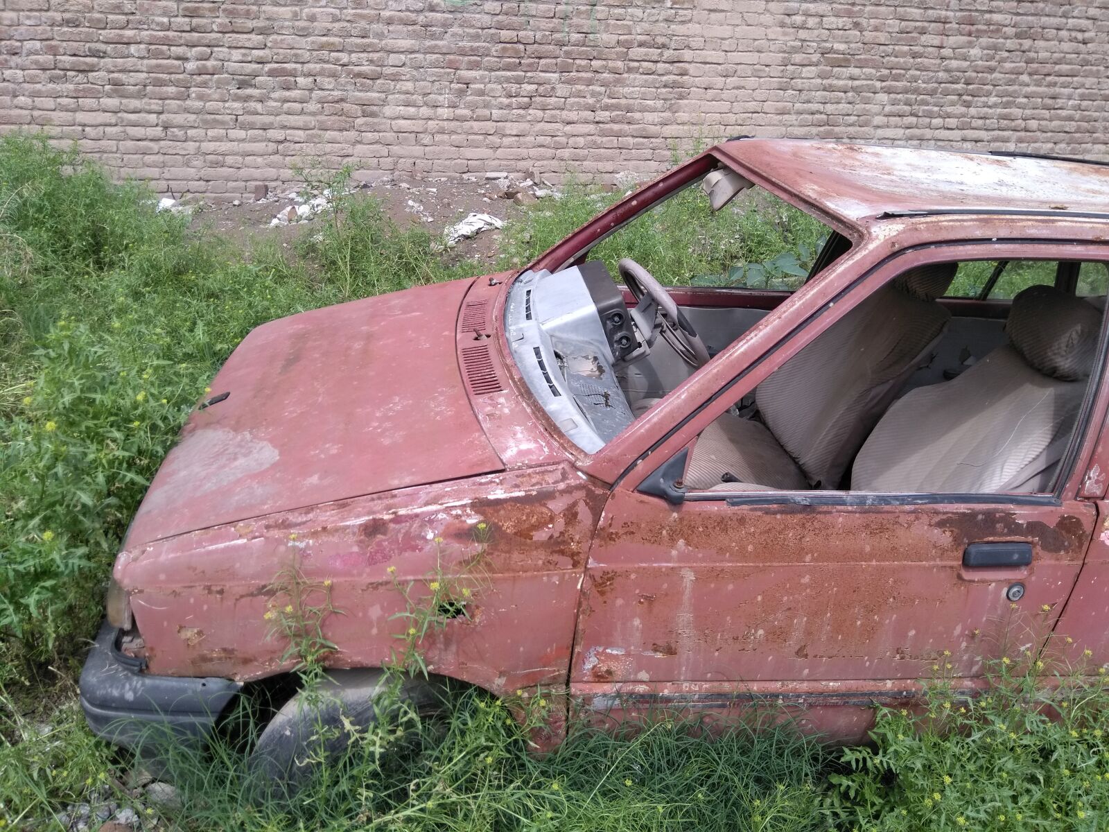 HMD Global Nokia 5 sample photo. Car, rust, old photography