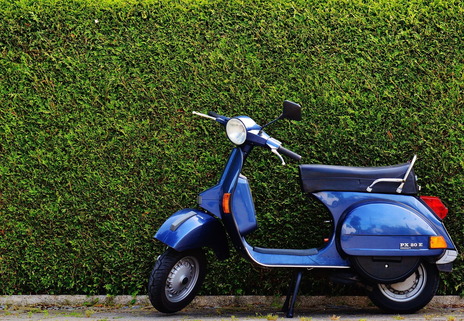 Nikon D3200 sample photo. Vespa, roller, motor scooter photography