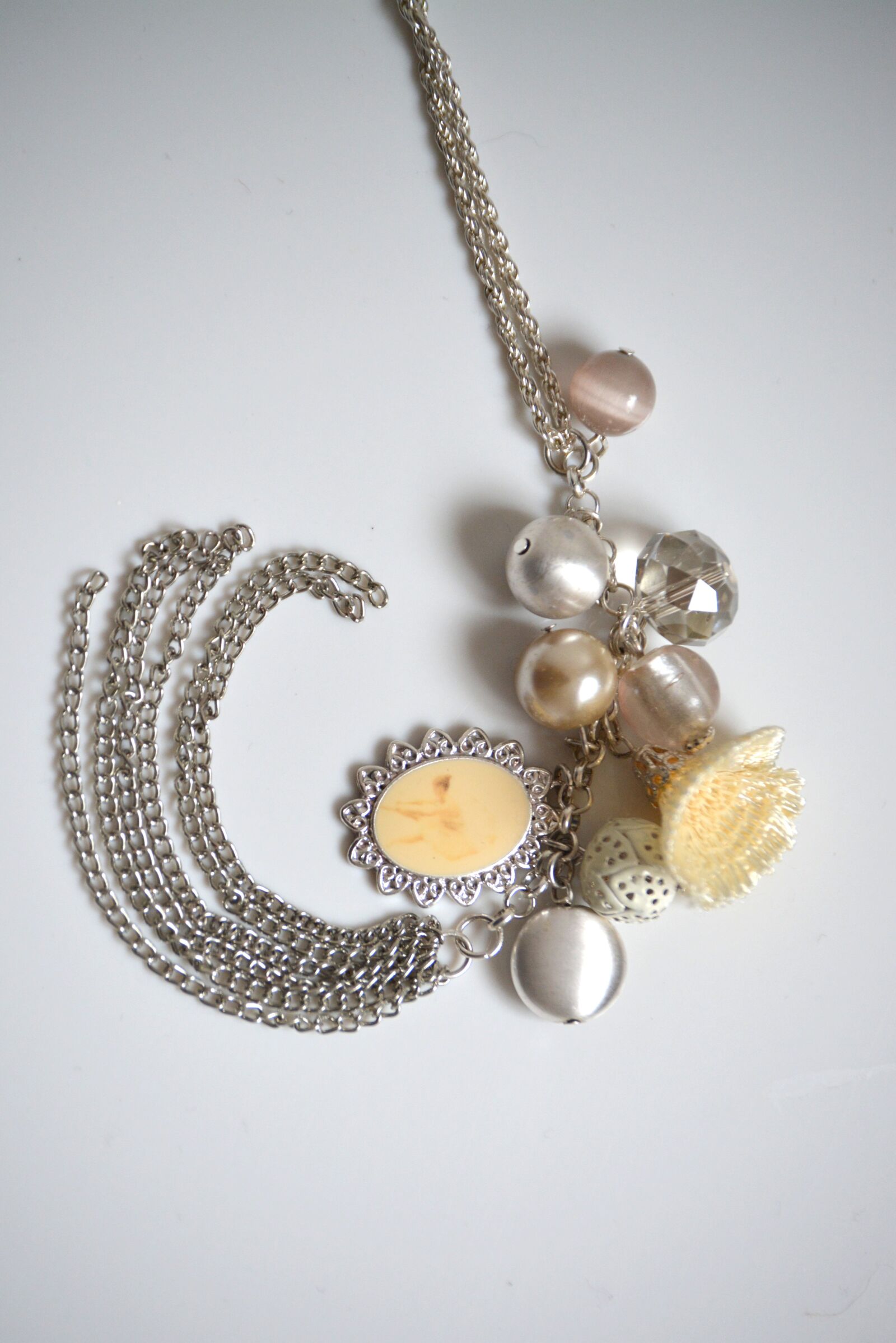 Nikon D5200 sample photo. Chain, jewellery, trailers photography