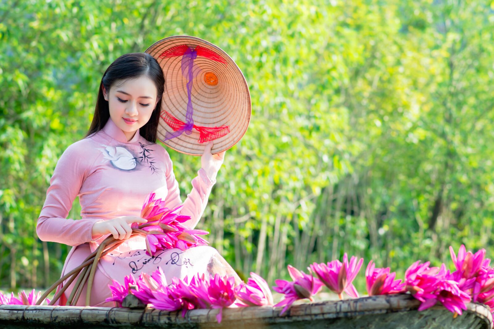Nikon D7100 sample photo. Girl, gun-flower, vietnam photography