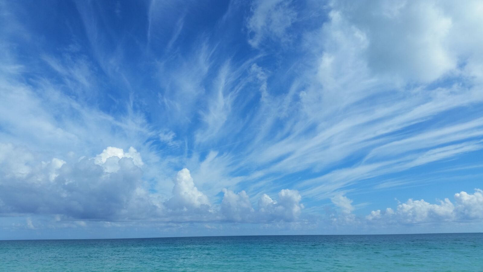 Samsung Galaxy S5 sample photo. Landscape, clouds, sea photography