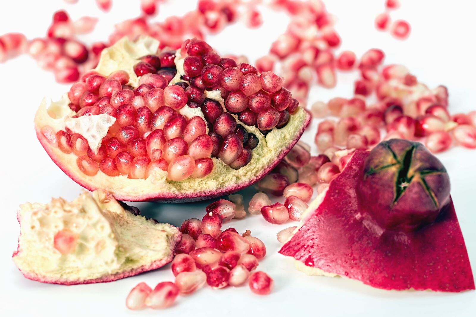 Canon EOS 70D sample photo. Fruit, pomegranates, berry, food photography