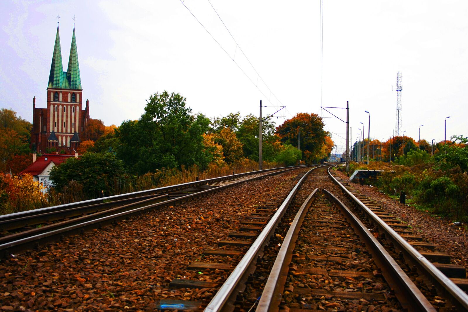 Canon EOS 400D (EOS Digital Rebel XTi / EOS Kiss Digital X) sample photo. Transport, train track, travel photography
