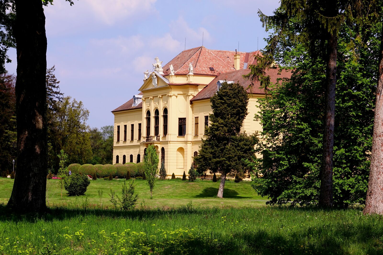 Sony Cyber-shot DSC-RX10 III sample photo. Architecture, building, castle photography