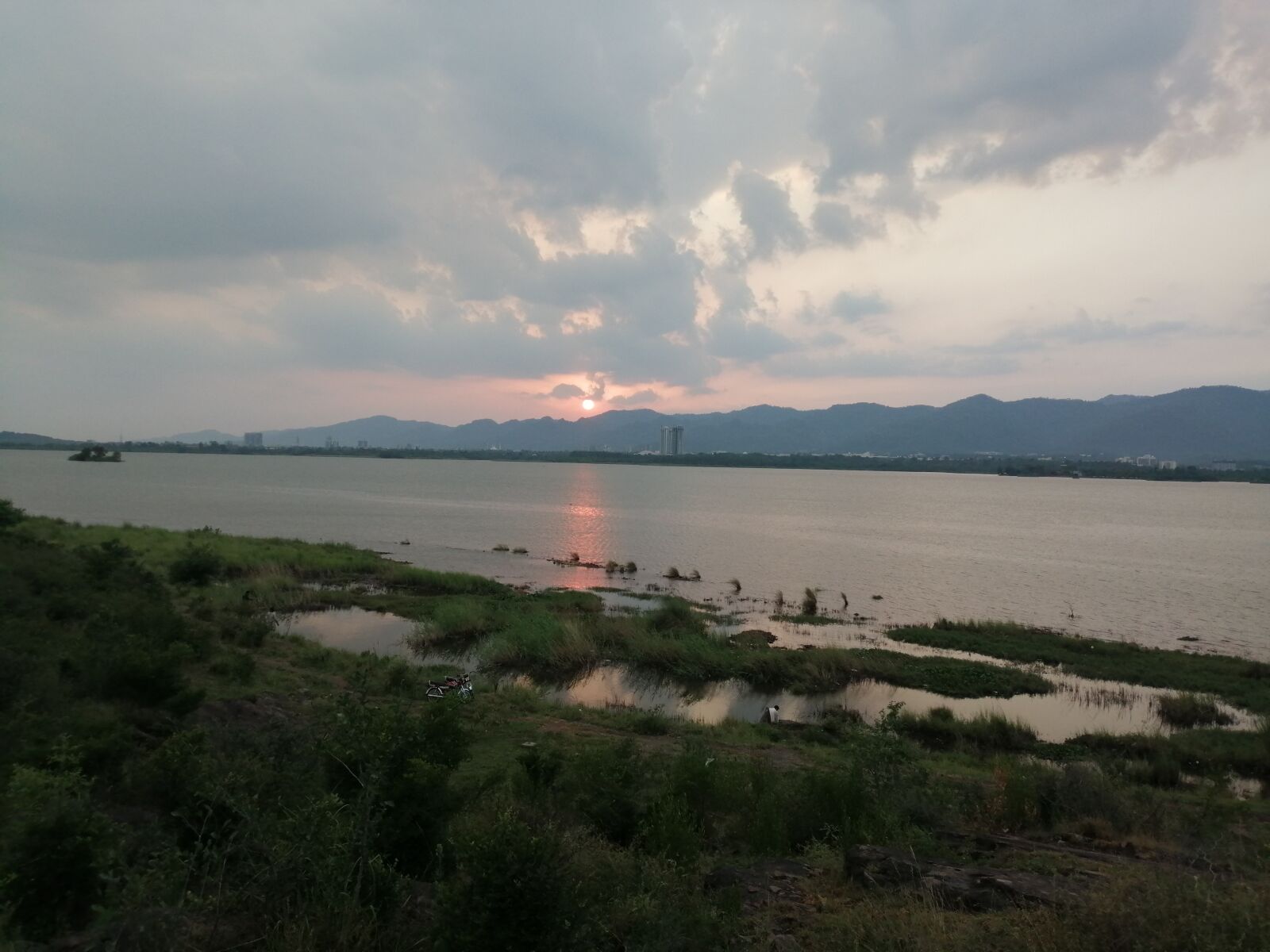 HUAWEI JKM-LX1 sample photo. Lake, islamabad, sunset photography