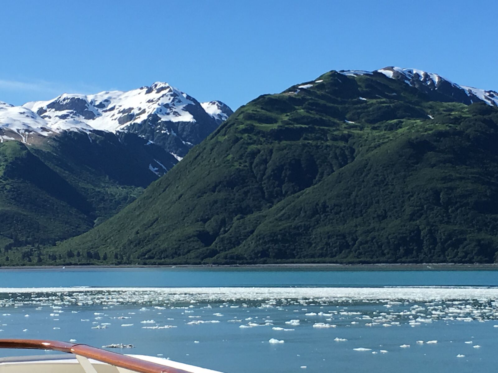 iPhone 6s back camera 4.15mm f/2.2 sample photo. Alaska, mountain, wilderness photography
