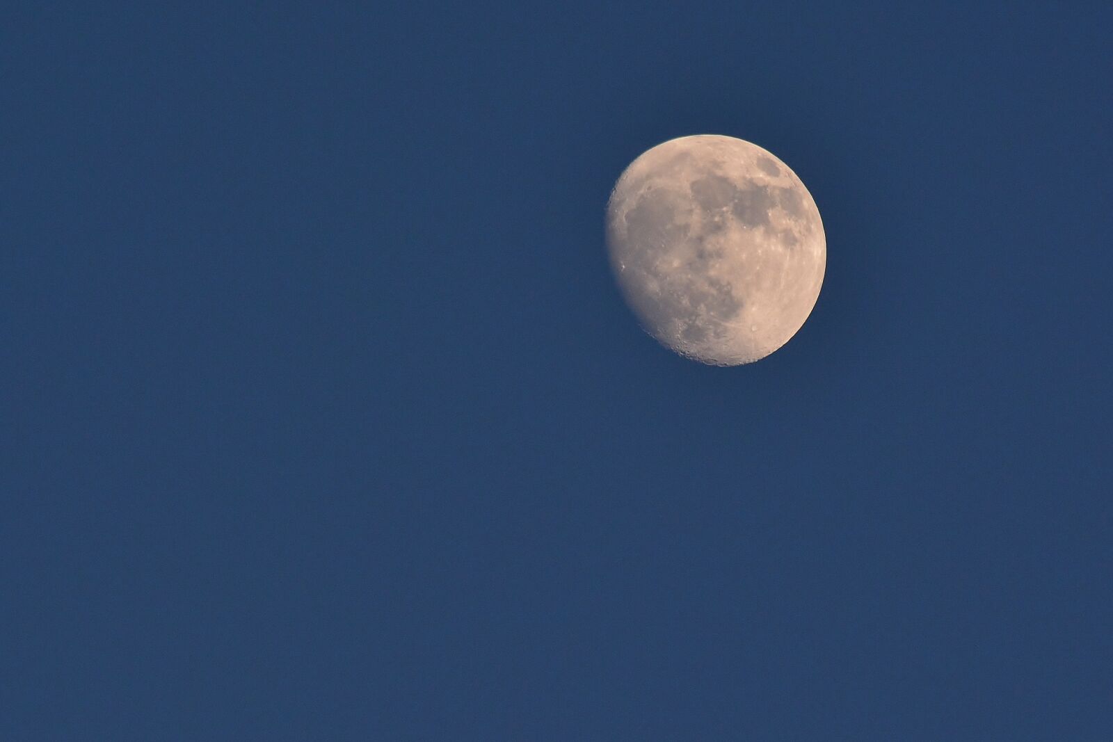 Nikon D5200 sample photo. Moon, increasingly, astronomy photography