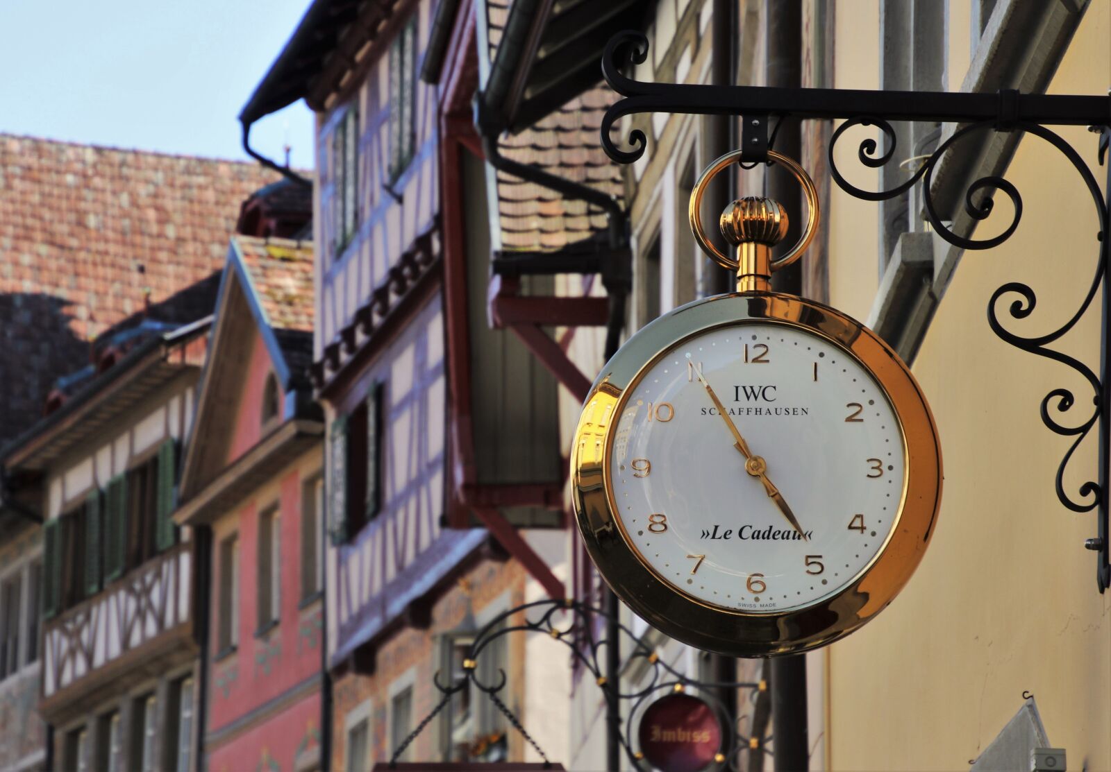 Canon EOS 80D sample photo. Old houses, retro, clock photography