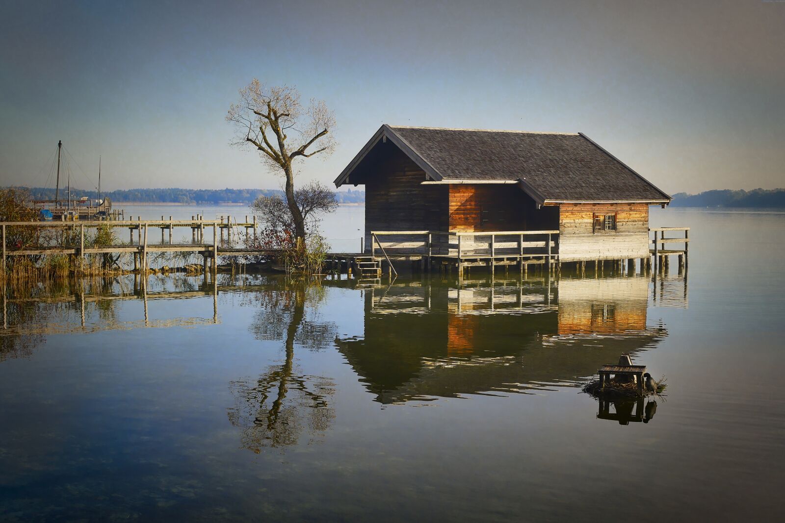 Panasonic Lumix DMC-GX8 sample photo. Chiemsee, web, lake photography