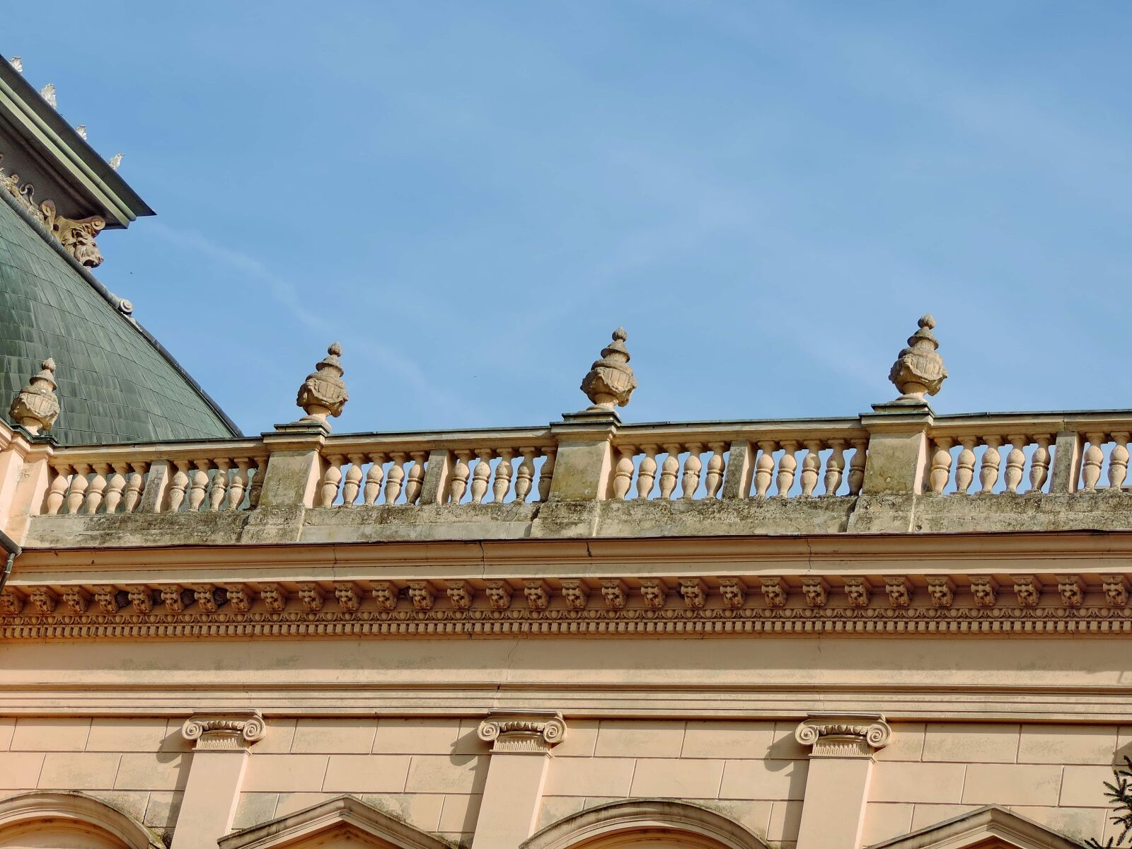 Nikon Coolpix P520 sample photo. Castle, rooftop, victorian, building photography