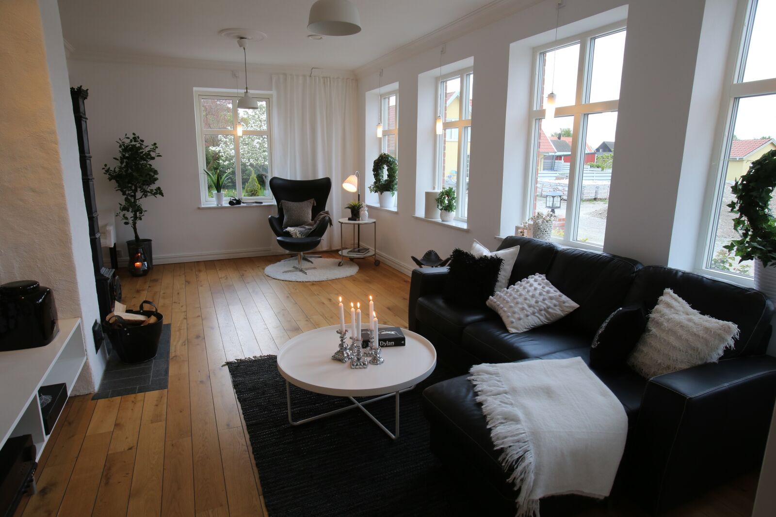 Canon EOS 6D + Canon EF 16-35mm F2.8L USM sample photo. Livingroom, scandinavian design, swedish photography