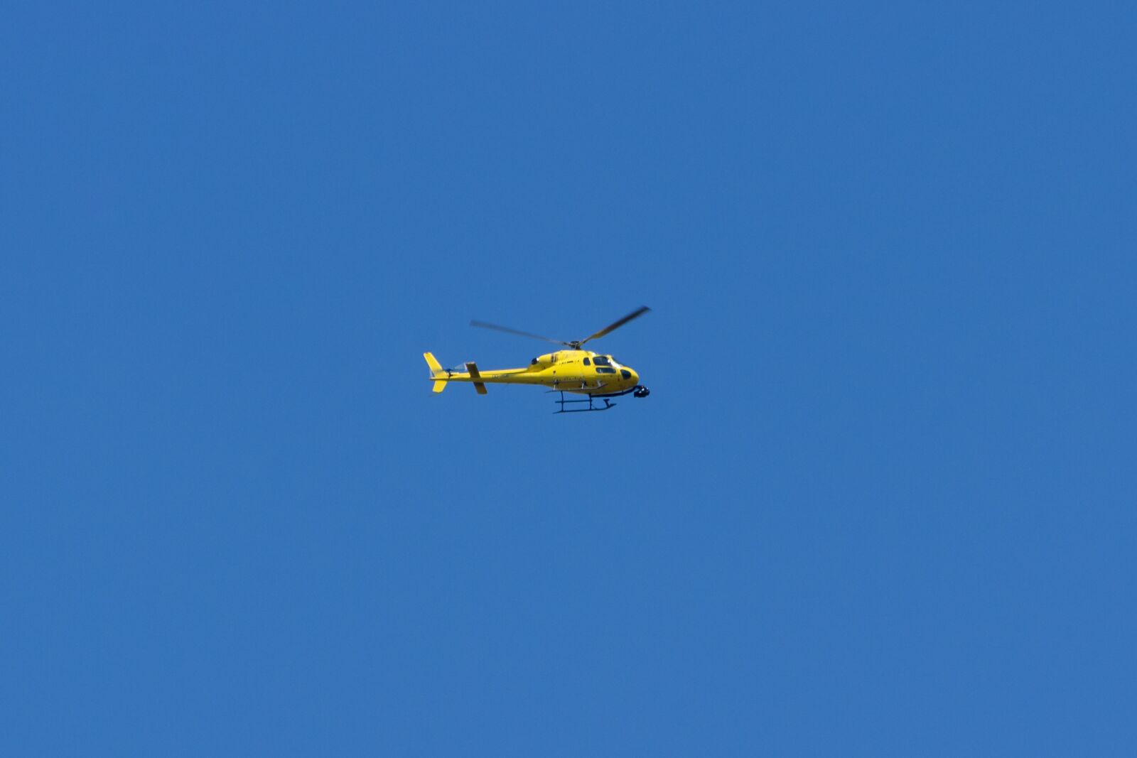 Canon EF75-300mm f/4-5.6 sample photo. Helicopter, aircraft, flying photography