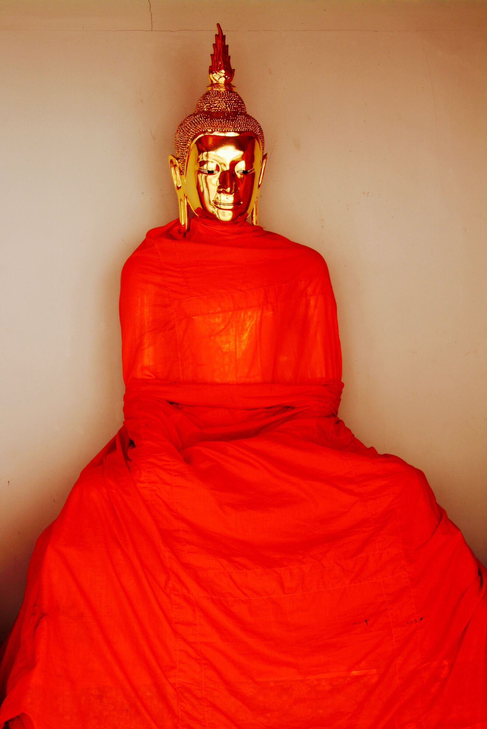 Canon EOS 600D (Rebel EOS T3i / EOS Kiss X5) sample photo. Bangkok, buddha, gold photography
