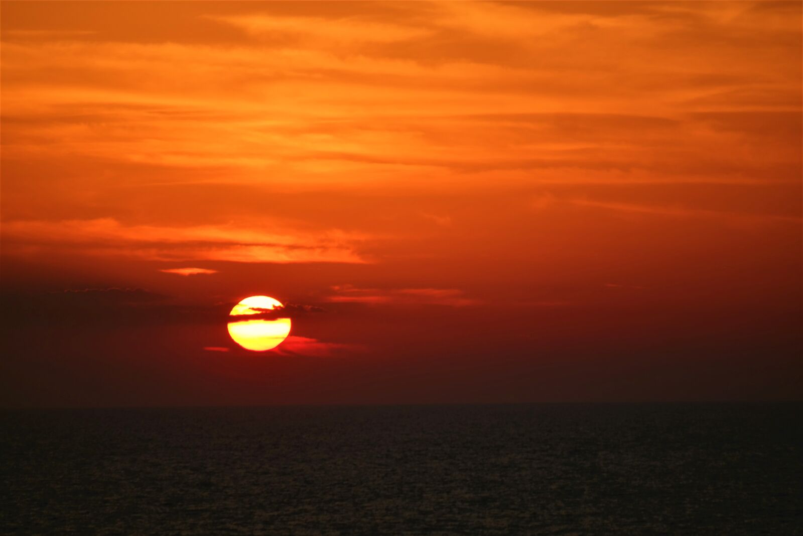 Samsung NX30 + NX 50-200mm F4-5.6 sample photo. Sunset, afterglow, sea photography