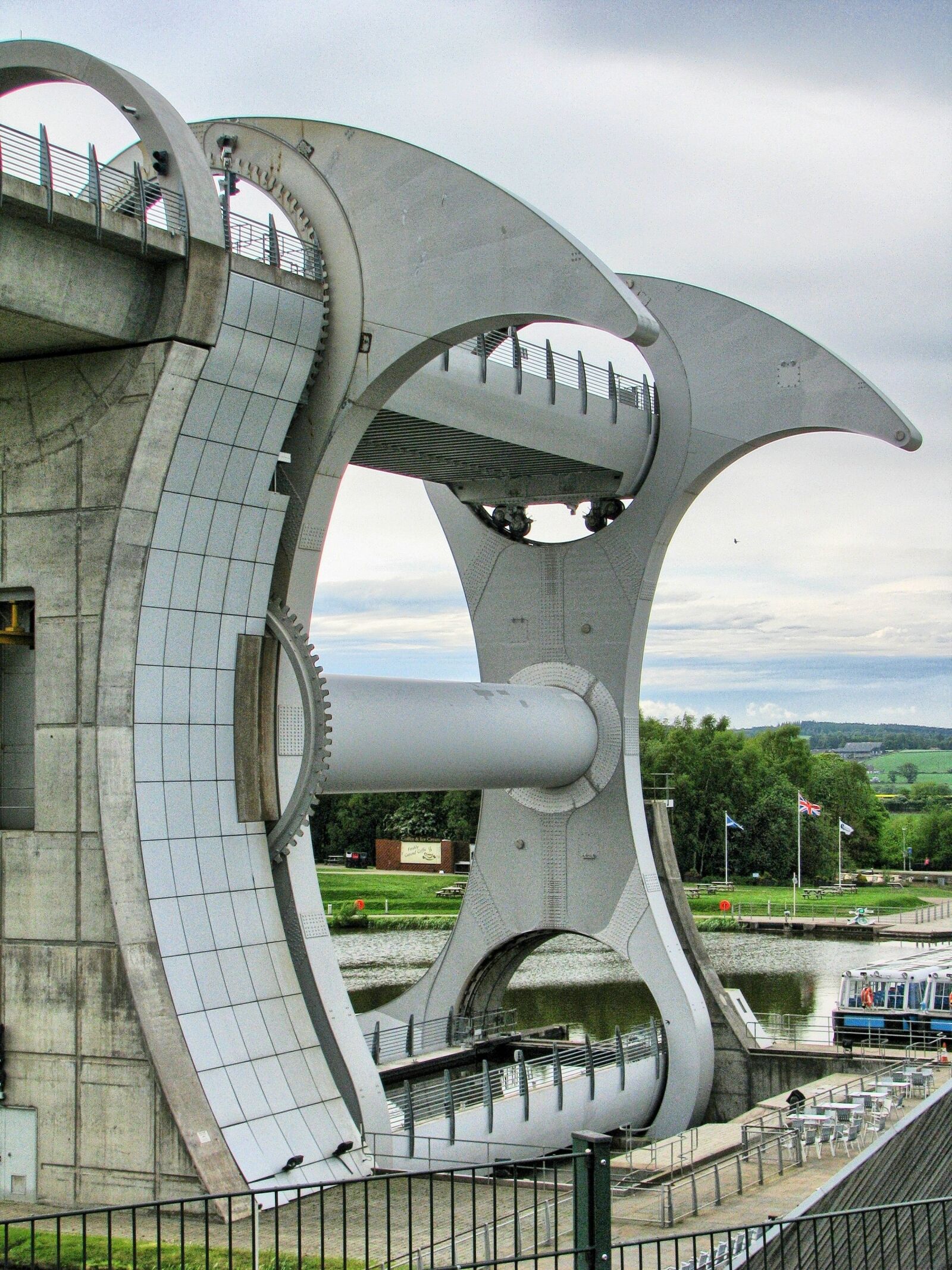 Фолкерк колесо Шотландия. Мост "Фолкеркское колесо". Falkirk Wheel (Falkirk). Фолкеркское колесо в Шотландии вращающийся судоподъемник. Фолкеркское колесо. Фолкерк колесо Шотландия. Мост "Фолкеркское колесо". Falkirk Wheel (Falkirk). Фолкеркское колесо в Шотландии вращающийся судоподъемник.