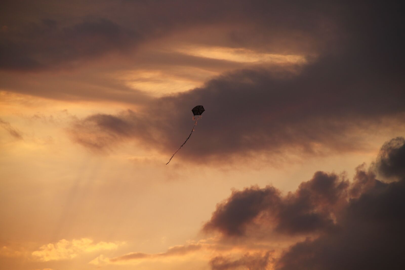 Canon EOS 500D (EOS Rebel T1i / EOS Kiss X3) sample photo. Landscape, solar, sunset photography