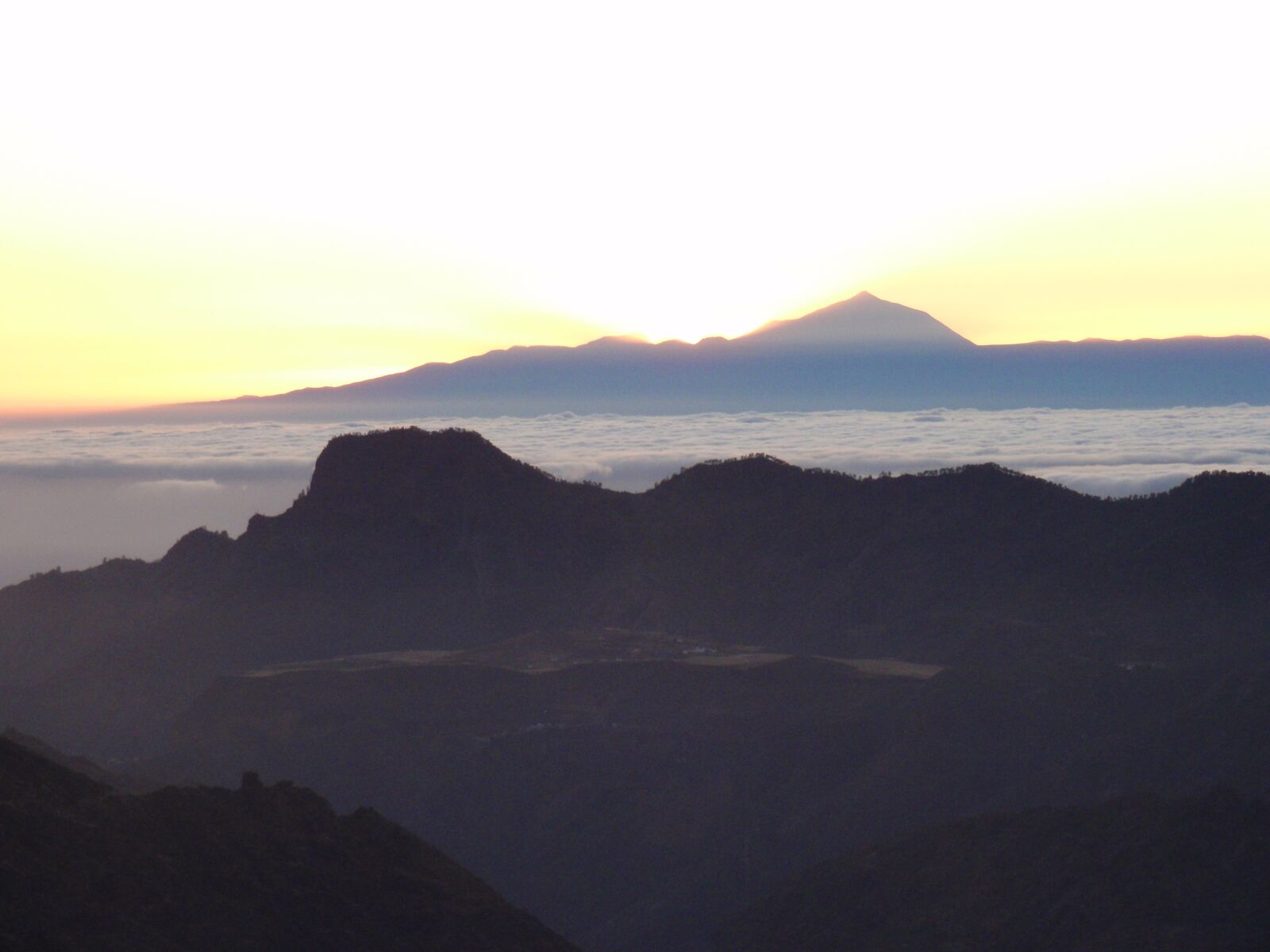 Olympus u9000,S9000 sample photo. Reserve, grancanaria, dawn photography