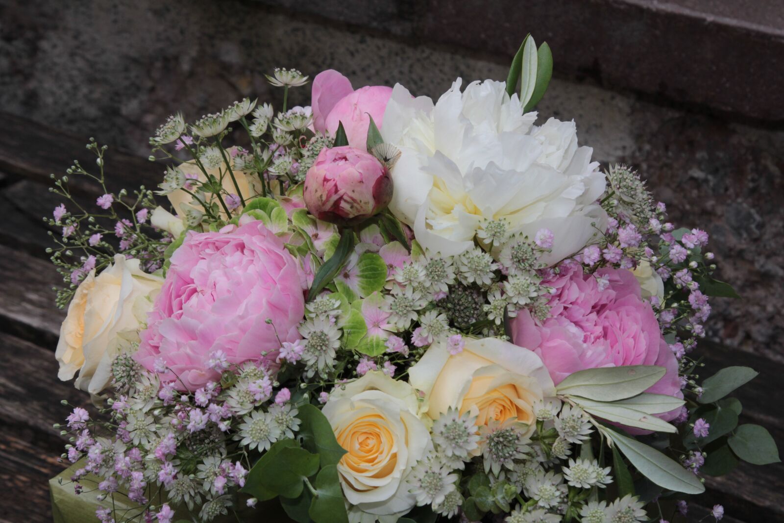 Canon EOS 60D + Canon EF 24-105mm F4L IS USM sample photo. Flower, bouquet, floral arrangement photography