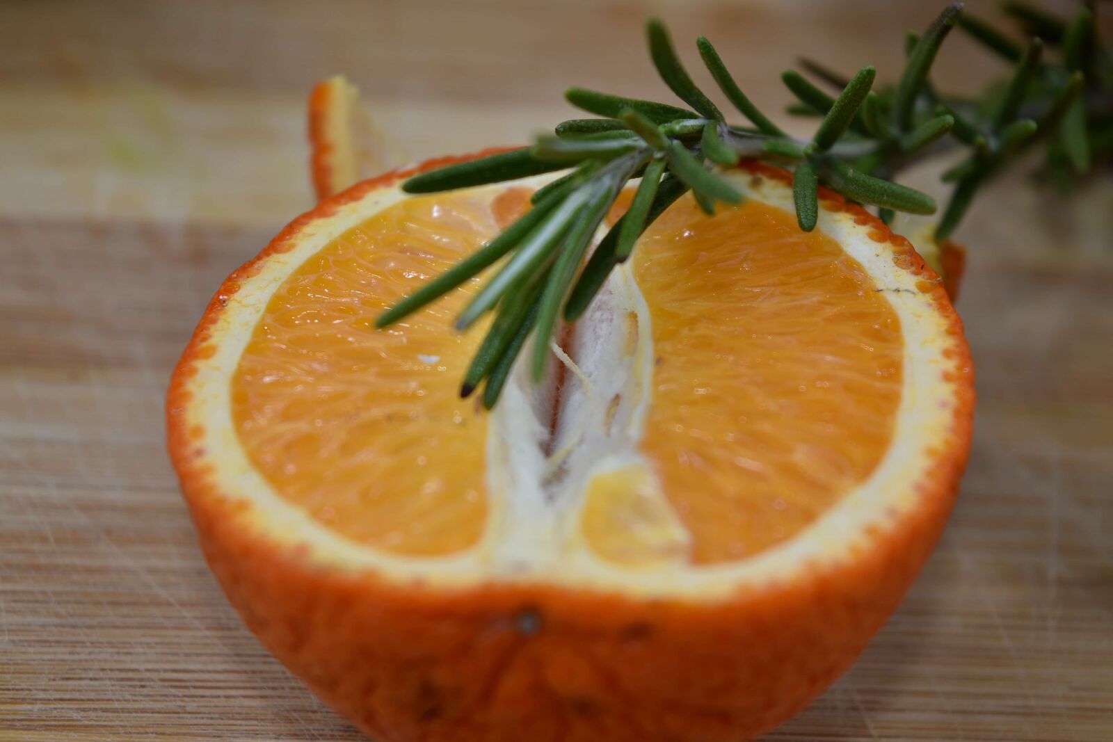 Nikon D5500 sample photo. Fresh, half, rosemary, slice photography