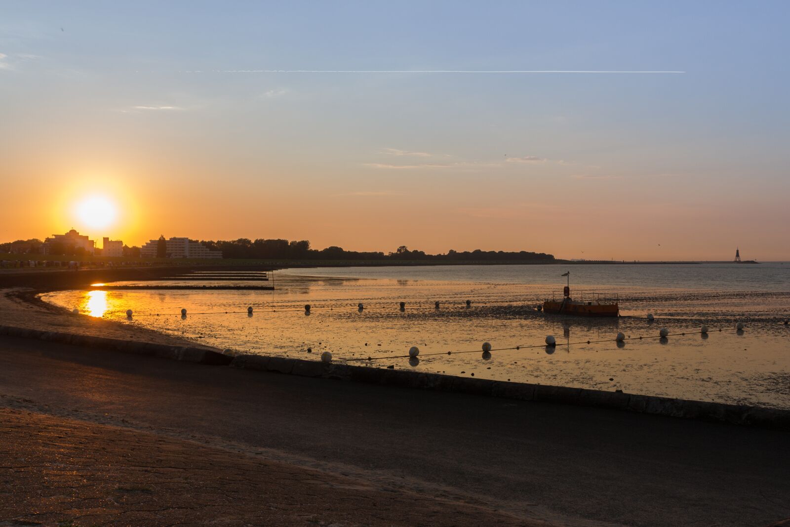 Canon EOS 700D (EOS Rebel T5i / EOS Kiss X7i) sample photo. Sunset, waters, sea photography
